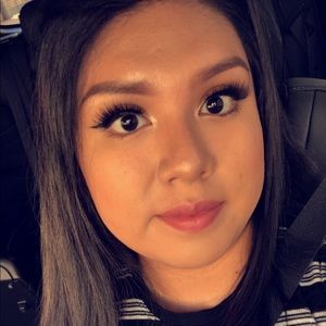 Meet your Posher, Raquel